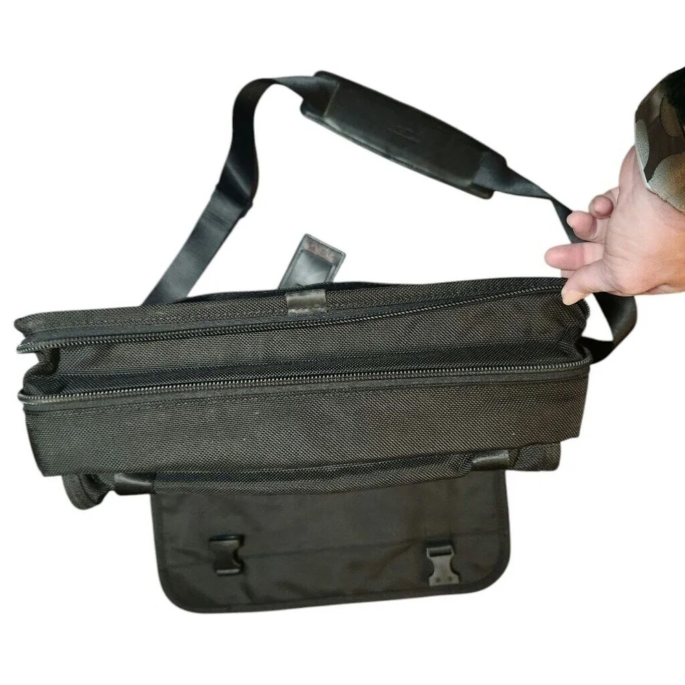 Tumi Black Laptop Briefcase Messenger Bag Men